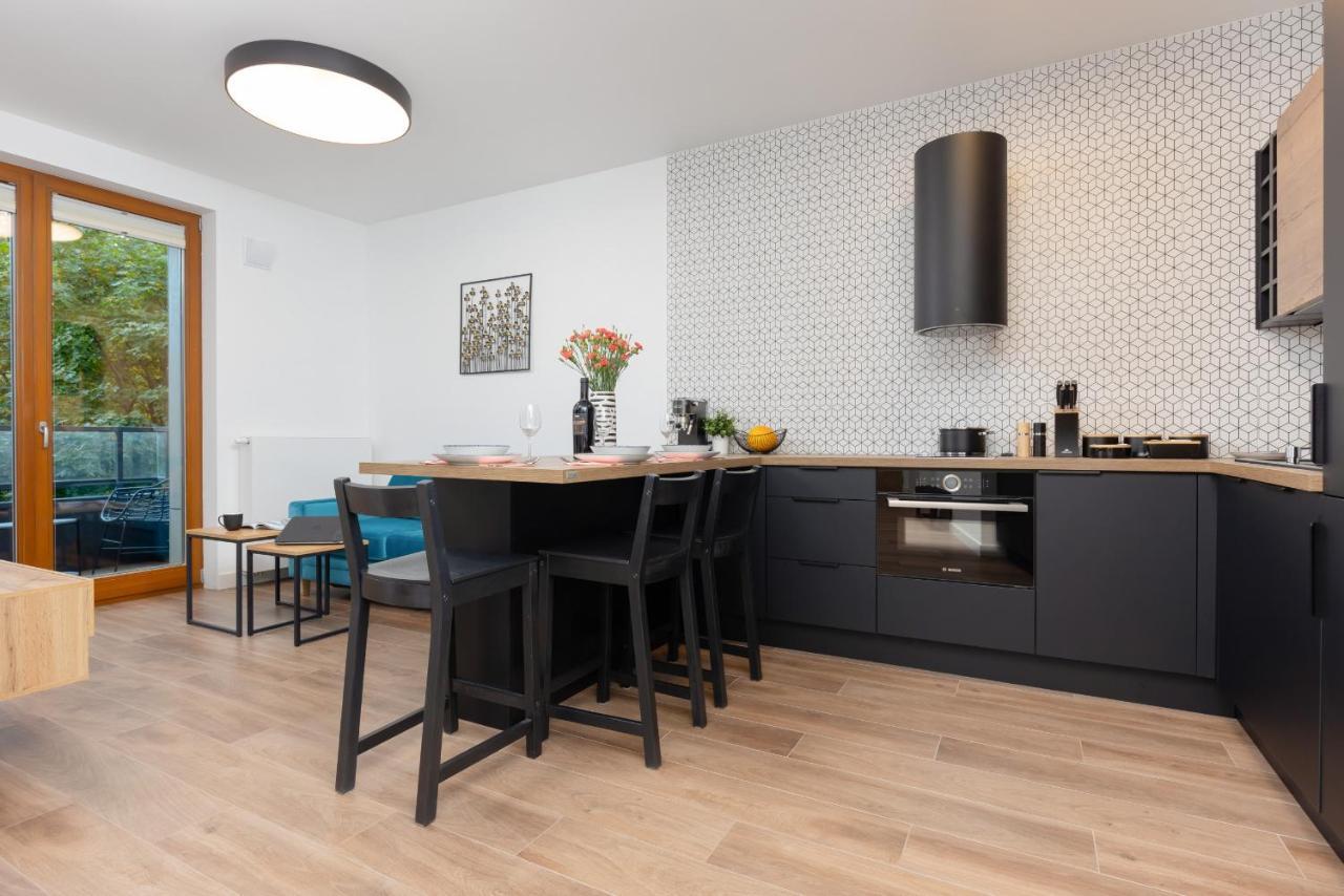 Srodmiescie Warsaw Muranow Apartments With Parking By Noclegi Renters Bagian luar foto