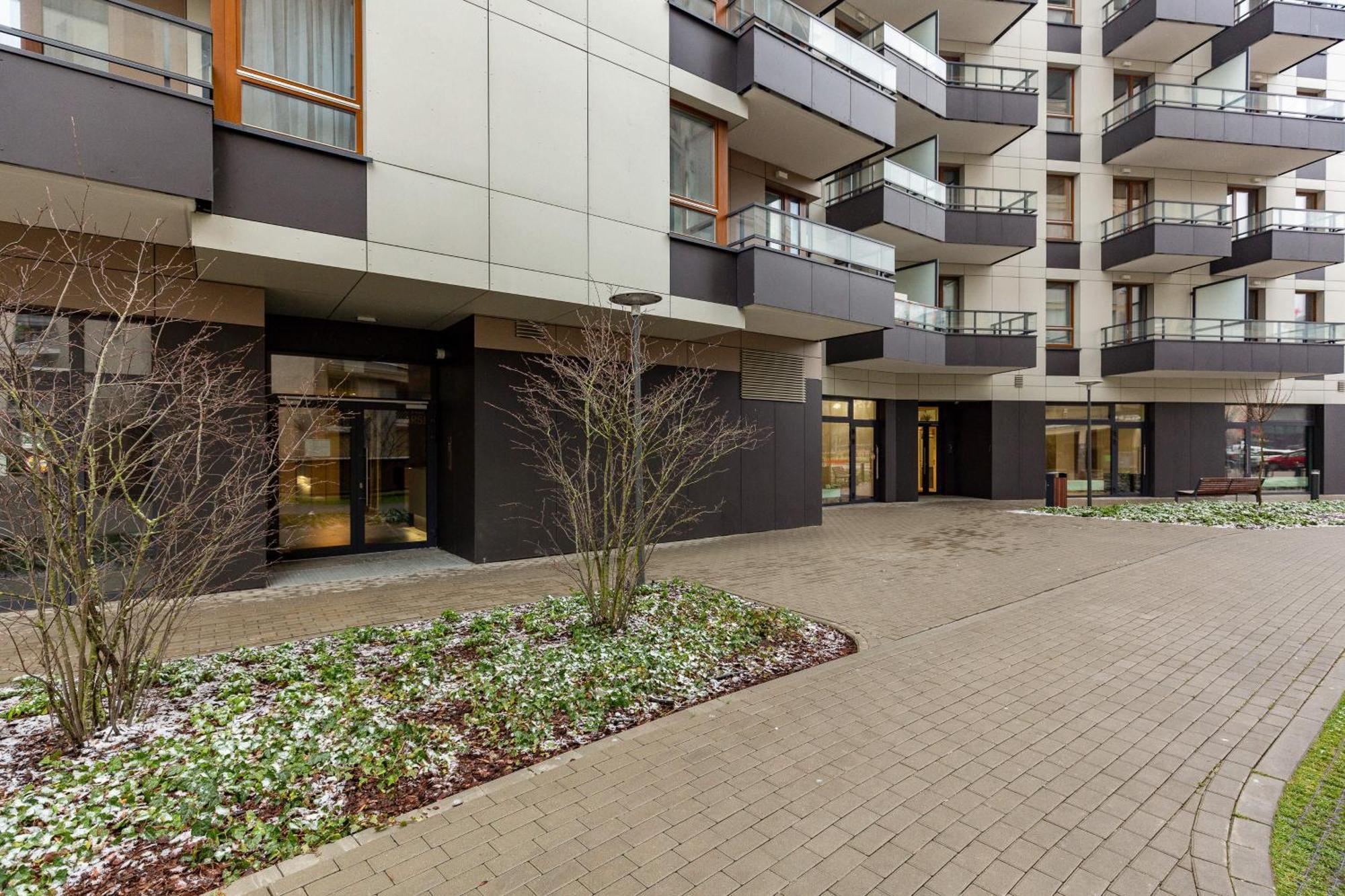 Srodmiescie Warsaw Muranow Apartments With Parking By Noclegi Renters Bagian luar foto
